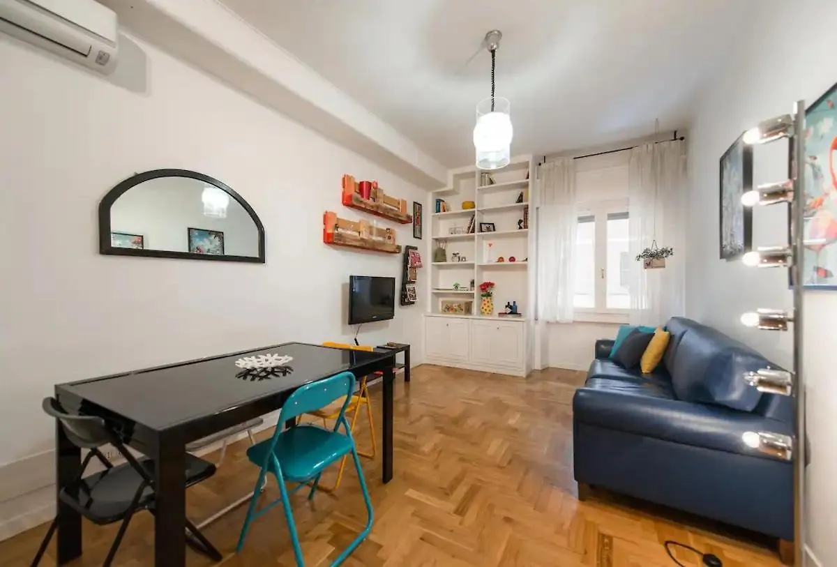 Appartamento Moderno - San Paolo 60m dalla metro Roma 0*,  Italia